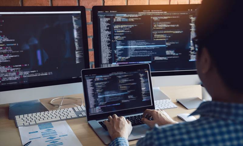 数据科学选型：R与Python如何赋能福绵区网站建设？